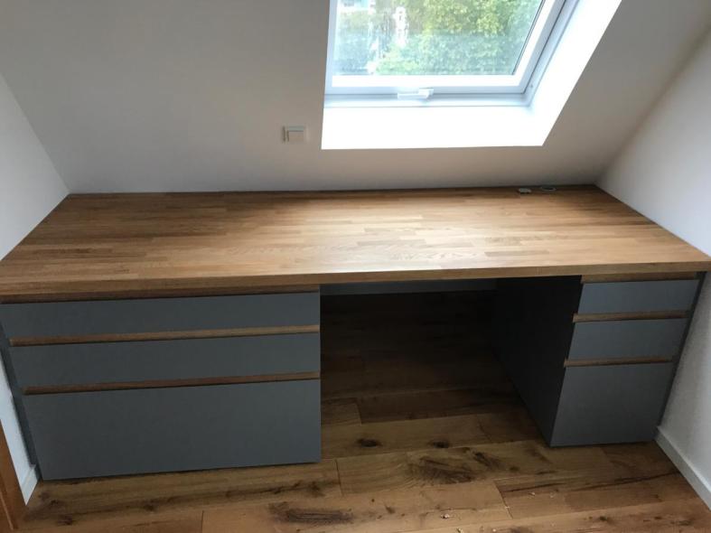 Schreibtisch massiv